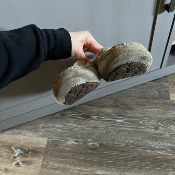 Gray UGG Moccasins - Picture 6 of 6